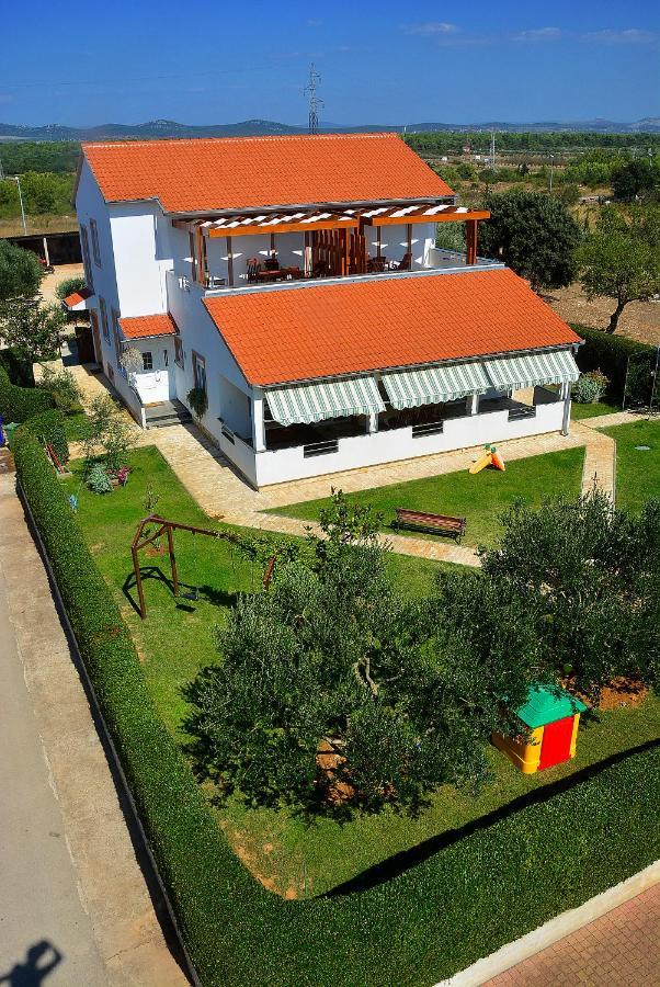 Apartments Belegrata Biograd Na Moru Buitenkant foto